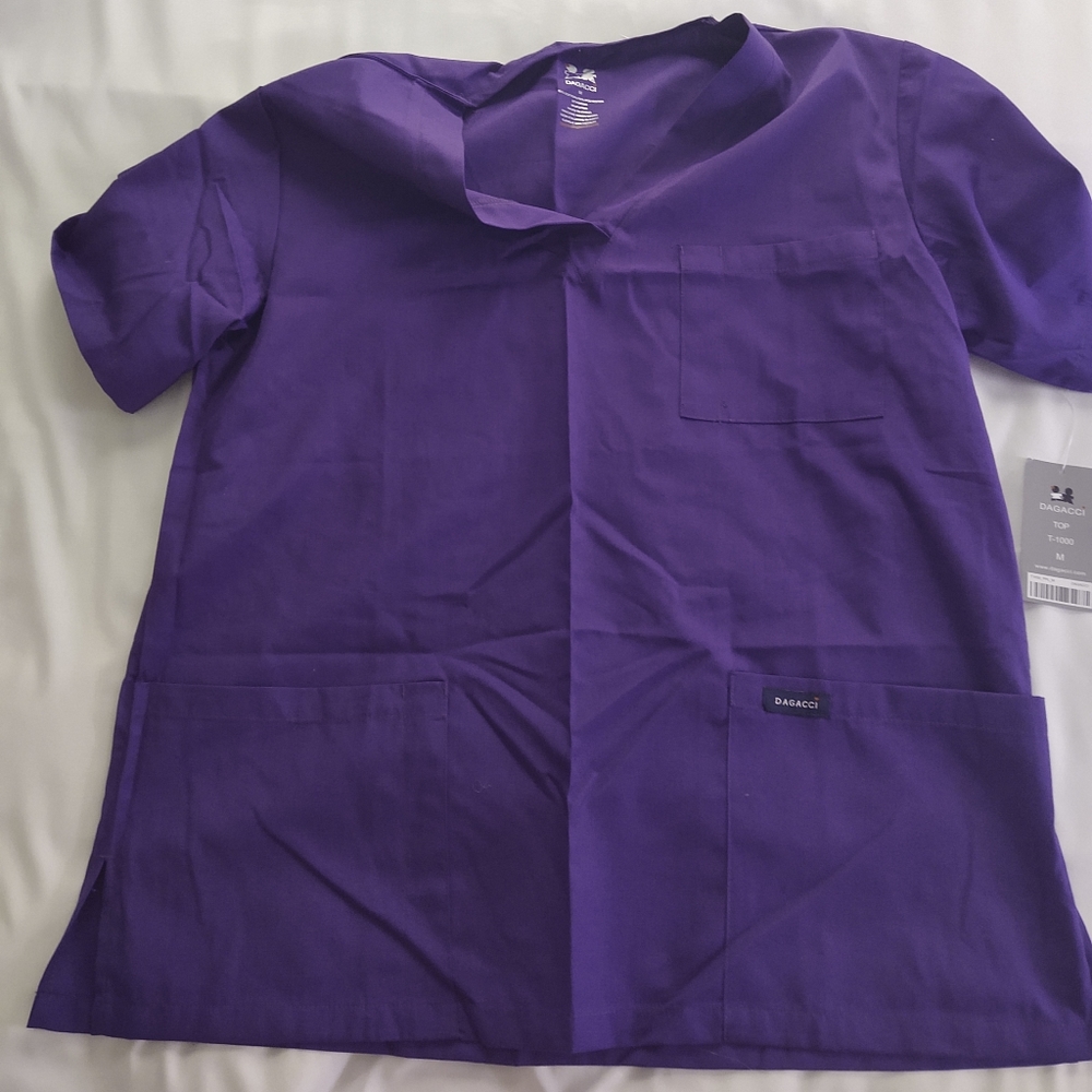 Woman's scrubs top